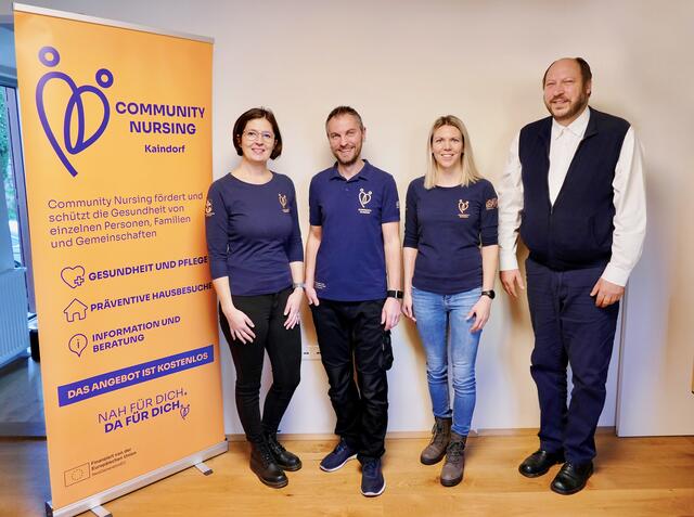 Das "Community Nursing-Team" mit dem Kaindorfer Bürgermeister Thomas Teubl (r.). | Foto: KK