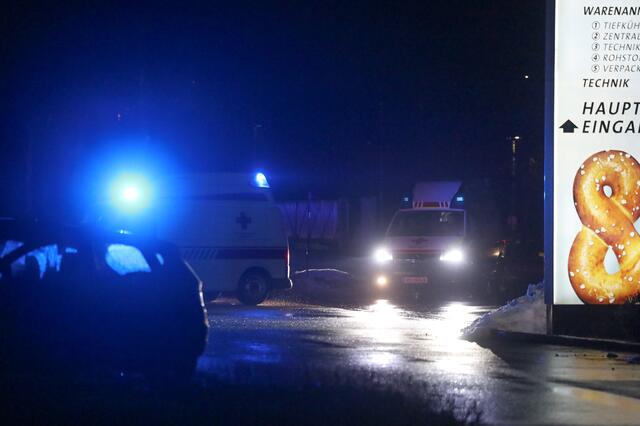 Wie im Jahr zuvor kam es beim Produktionsbetrieb von Resch&amp;Frisch in Wels zu einem Ammoniakaustritt, der laut Rettungsdienst zwölf Personen verletzte. | Foto: laumat.at