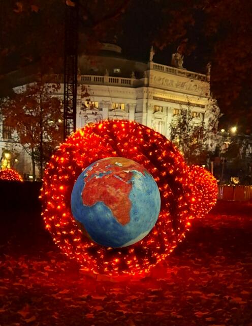 Heißzeit vor dem Burgtheater | Foto: Gerhard Knolmayer