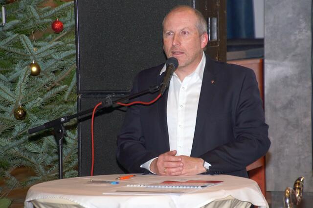 Grußworte von Bezirkshauptmann Valentin Pühringer. | Foto: Helmut Eder