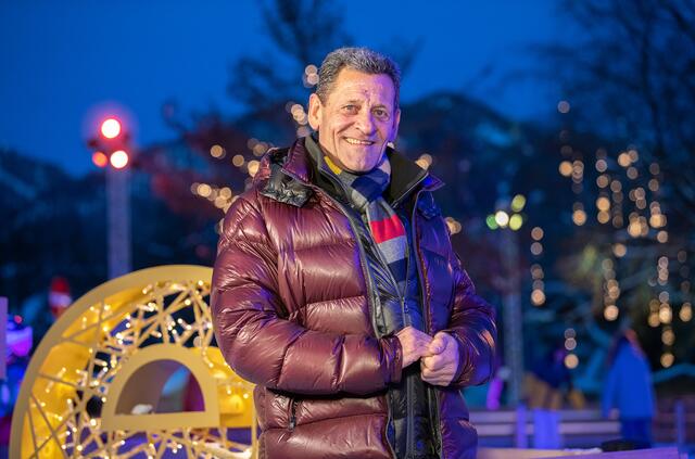 In „Mei liabste Weihnachtsweis“ werden am 24. Dezember auf ORF2 Musikwünsche aus der ganzen Welt erfüllt – Franz Posch schickt ein bisschen Tiroler Weihnacht weit über Österreich hinaus. | Foto: ORF Tirol
