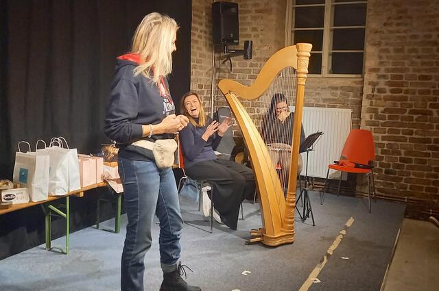 Die Harfenklänge bereiteten den Anwesenden viel Freud. | Foto: Rotina Neumayer