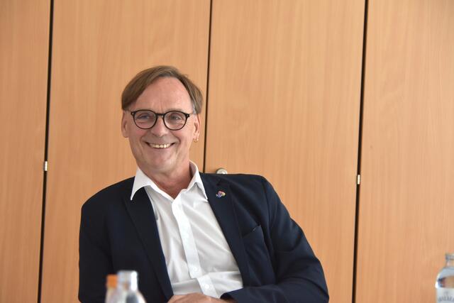 Erwin Eggenreich sieht dem Abschied aus dem Amt  mit einem lachenden und mit einem weinenden Auge entgegen. 
