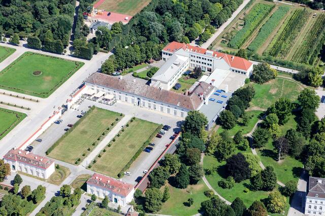 Die Wiener Porzellanmanufaktur möchte ihre Produktionsstätte ausbauen. Hierfür ist eine Änderung des Flächenwidmungs- und Bebauungsplans nötig.  | Foto: Stadt Wien/Christian Fürthner