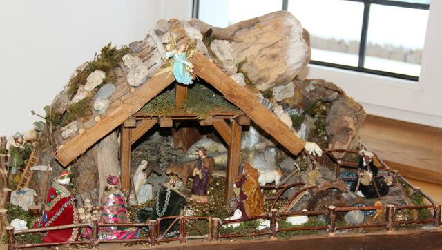 Bei Gerhard Weissensteiner zuhause steht in der Weihnachtszeit eine echte "Jäger-Krippe". | Foto: Weissensteiner