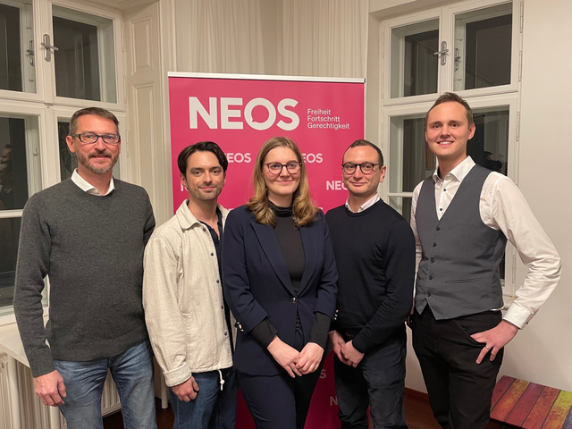 Das Neue Bezirksteam der Neos in Margareten, v. l.: Markus Österreicher, Maximilian Lonauer, Sarah Mayer, Florian Wandruszka und Manuel Hanselmann. | Foto: Neos Margareten