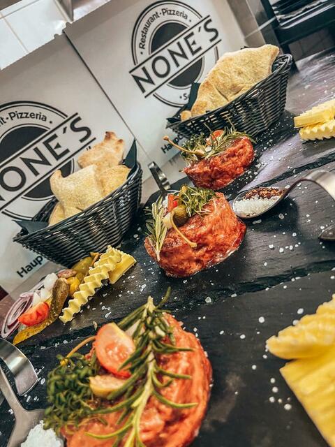 Auch für Beef-Tartar-Liebhaber ist None's die richtige Anlaufstelle. | Foto: None's Seeboden