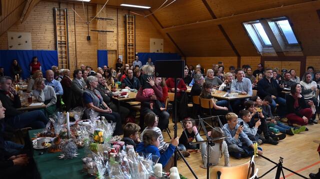 Zahlreiche Besucherinnen und Besucher ließen sich das besinnliche Fest nicht entgehen. | Foto: PGR St. Oswald in Freiland