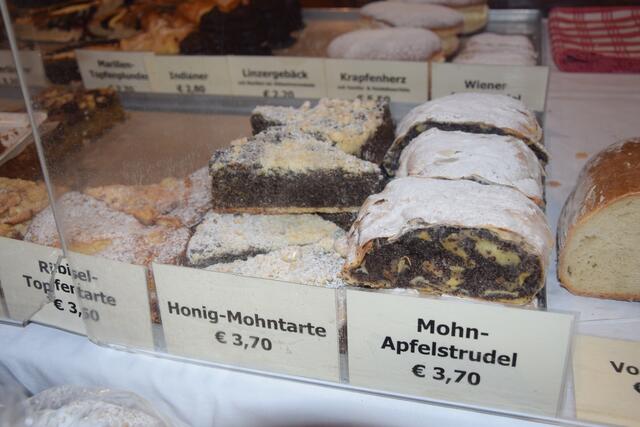 Feinste Mehlspeisen warten jeden Mittwoch auf Kundinnen und Kunden. | Foto: Patricia Hillinger