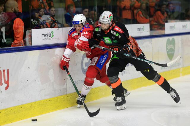 Heiße Phase in der ICE Hockey League: KAC und Caps kommen 2023 noch einmal in den Bunker. | Foto: GEPA