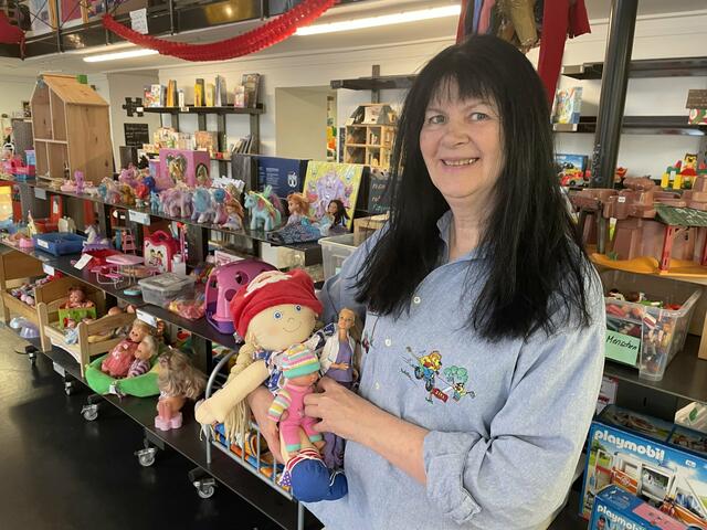 Ein wahrer Engel im Bezirk ist die Penzingerin Anita. Seit eineinhalb Jahren sorgt sie im SOS-Ballon für strahlende Kinderaugen. | Foto: Tamara Wendtner