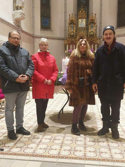Probst Andreas Lango, Gemeinderätin Marianne Bilek, Brigitte Kirchmaier und Rainer König-Hollerwöger (v.l.). | Foto: IPS-Wien