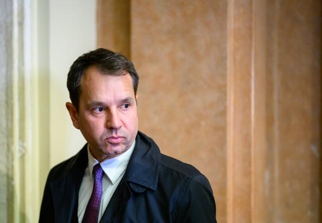 Am Freitag sagte Thomas Schmid am Wiener Landesgericht als Zeuge aus. Er blieb in deutlichem Widerspruch zum EX-Kanzler. | Foto: MAX SLOVENCIK / APA / picturedesk.com