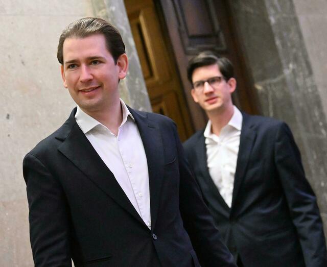 Der frühere Bundeskanzler Sebastian Kurz (ÖVP) und der Ex-Kabinettschef im Bundeskanzleramt Bernhard Bonelli am Freitag, 17. November 2023, anl. des Prozesses wegen Falschaussage im Ibiza-U-Ausschuss am Landesgericht in Wien. | Foto:  HELMUT FOHRINGER / APA / picturedesk.com