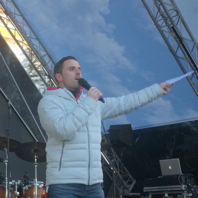 Timm Bodner von der Antenne führte durch das Programm.