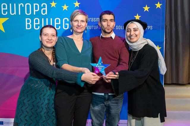 Grund zur Freude beim Team von InterAktion: Iulia Manda, Katja Lenič Salamun, Goran Janevski und Merve Duman (v.l.) | Foto: OeAD/APA-Fotoservice/Juhasz 