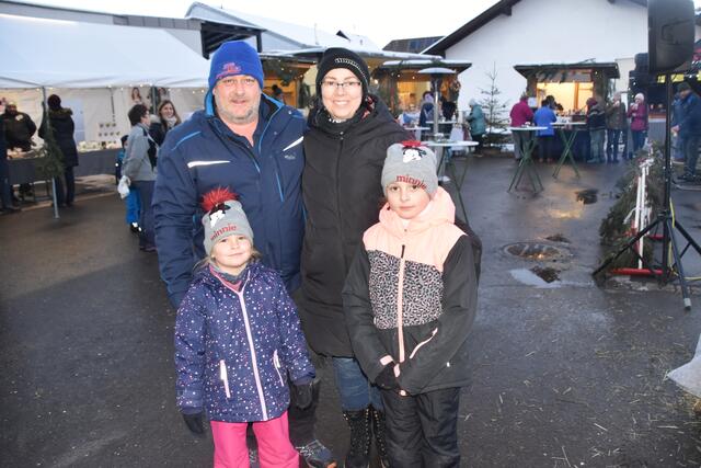 Wolfgang, Elly, Eva und Alina Sturm (von links) | Foto: Teferle (17)