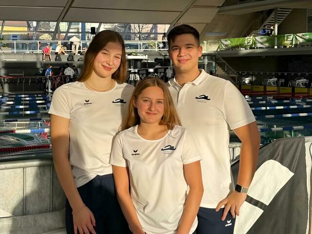 Johanna Maak und Pia Part mit Trainer Tarik Dautovic