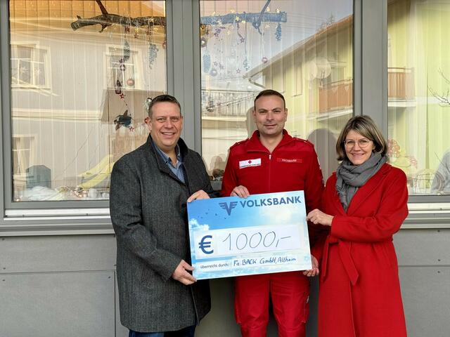 Alfred Back, Dienstführender Martin Rachbauer, Andrea Back (v. l.). | Foto: Back GmbH
