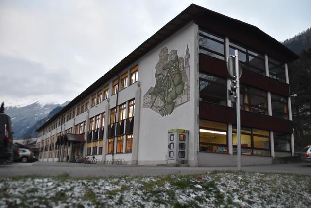 Geht es nach der Gemeindeführung von Neustift, soll die alte Schule bald leer stehen. | Foto: Kainz