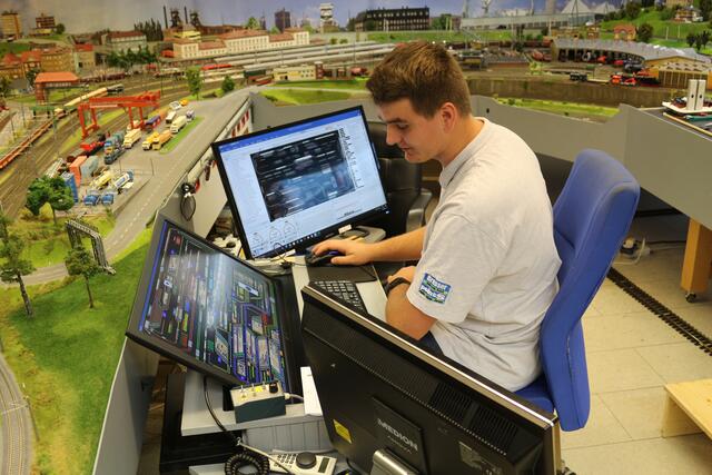 Obmann-Stellvertreter David Klug ist eines der jüngeren Mitglieder bei der Modellbahn Deutschlandsberg. | Foto: Löschnig