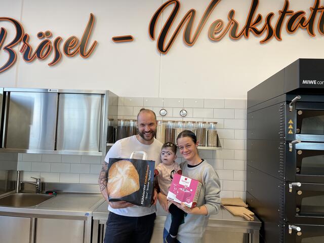 Von links: Geschäftsinhaber Christoph Filipp, Lena und ihre Mutter Andrea Wagner. | Foto: Mühlviertler Landbäckerei
