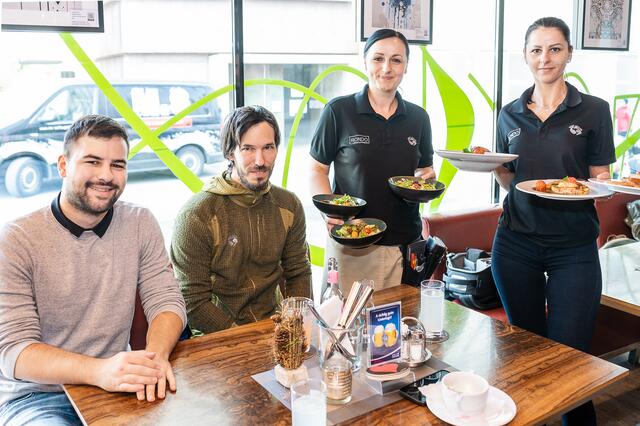 Beim Business-Lunch im Rondo erzählte Bergfuchs-Prokurist Georg Schrutka (m.), was bei ihm im Betrieb in keinem Lebenslauf fehlen darf.  | Foto: Brand Images