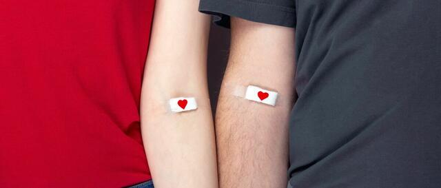 Geh auch du Blutspenden und hilf dabei, Leben zu retten. | Foto: Rybalchenko Nadezhda/Shutterstock
