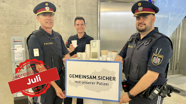 Abteilungsinspektor Thomas Stöger, Pressesprecher LPD Burgenland Raphael Kulman und Polizist Patrik Schwarz am Bahnhof Bruck/Bruckneudorf | Foto: Christina Michalka