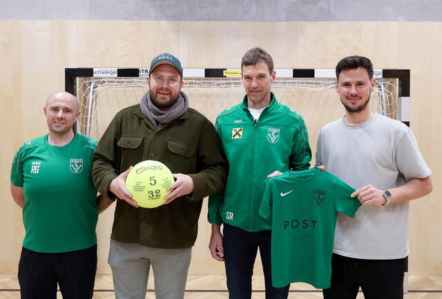 Robert Gruber (Trainer U8 TSV Unken) , Florian Unseld (Juniorchef Post Family Resort) , Simon Richter (Jugendleiter TSV Unken) , Tormann Heinz Lindner.