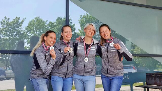Das Damenteam des DCCL zählt zu den stärksten Curling-Mannschaften des Landes: Christine Auzinger, Tina Sauerstein, Verena Schagerl, Anna Weghuber (v.l.n.r.).