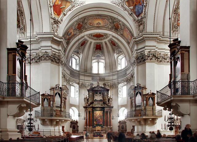 Im Jänner werden Gottesdienste aus dem Salzburger Dom mit Weihbischof Hansjörg Hofer (1. Jänner) und mit Regens Tobias Giglmayr (28. Jänner) österreichweit in ORF III und in den Österreichischen Regionalradios übertragen. | Foto: Erzdiözese Salzburg