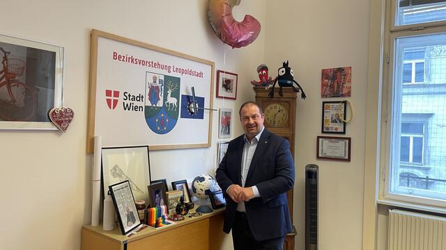Alexander Nikolai ist seit 2020 Bezirksvorsteher der Leopoldstadt. Auch 2024 hat der Politiker so einiges vor. | Foto: Kathrin Klemm