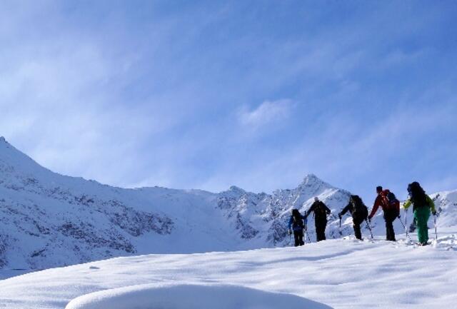 Mit dem Alpenverein lernen wie Bergsport – Schitouren richtig geht. | Foto: ÖAV