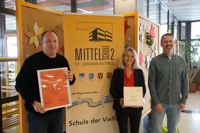 Direktor Klaus Wechselberger, Judith Gasteiger und Philipp Pilgram, GF Aufbauwerk (v. li.). | Foto: MS2/Steffl