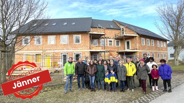 Schon seit Jahren kämpfen die Anrainer gegen das vermeintliche Doppelhaus in der Tuttenhofstraße in Langenzersdorf. Sie sind überzeugt: das stehen zwei Doppelhäuser, die zudem noch miteinander verbunden sind. | Foto: Sandra Schütz