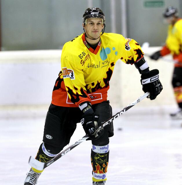 17 Jahre war Florian Orzetek war Bollwerk, Abräumer und Rohbein in der Spittaler Eishockeyabwehr | Foto: Orzetek/KK