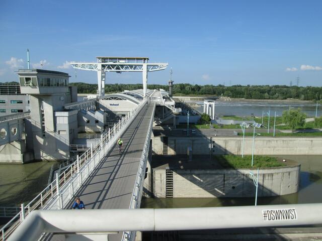 Seit 1992 wird im Kraftwerk Freudenau Strom mittels Wasserkraft erzeugt.
 | Foto: Klara Belicka