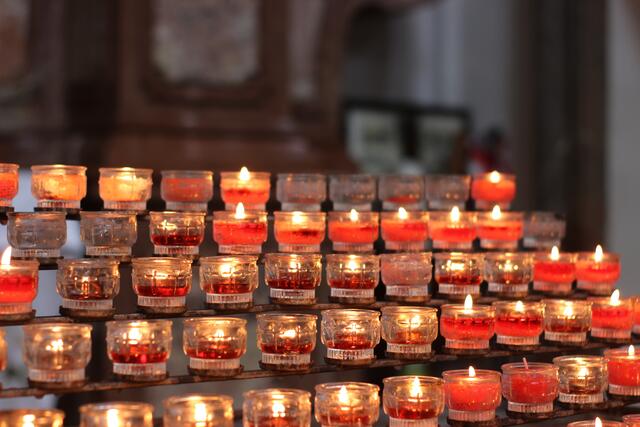 Dunkel ist es nun um dich, von Stund an tragen wir dein Licht. | Foto: Alexandra Goll