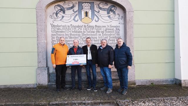 Obmann Klemens Steidl, Hans Eidenhammer, Franz Voggenberger, Uttendorfs Bürgermeister Josef Leimer und Georg Bachleitner vom Tourismusverband. | Foto: Gemeinde Helpfau-Uttendorf