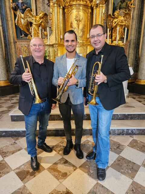 Das Weißenbläser Trio Müller aus der Pfarrkirche Mooskirchen mit Daniel Düsenflitz | Foto: Stimmungsgarten TV