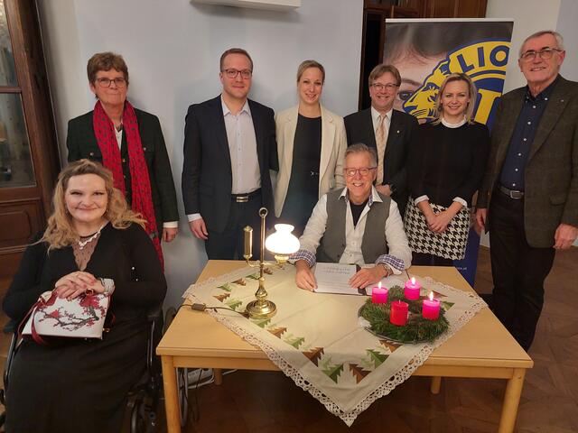 Elisabeth Baier, Waltraud Frühmann, Christoph Hammer, Veronika Hammer, Walter Drexler, Oskar Bele, Ulrike Prutsch und Ernst Frühmann (v.l.) | Foto: Günther Zweidick