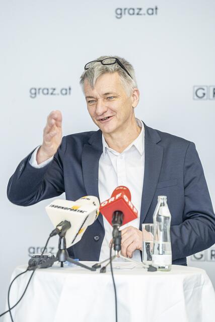 "Ich freue mich, dass wir hier keine soziale Benachteiligung mehr haben", äußert sich Finanz- und Beteiligungsstadtrat Manfred Eber zu dem neuen Angebot. | Foto: Stadt Graz/Foto Fischer