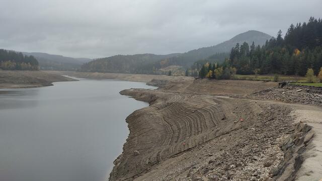 Von September bis Dezember ist der See entleert worden. So hat er im November ausgesehen. | Foto: Günther Koch