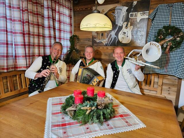 Die Edlseer spielen von der Edlseeralm in Birkfeld. | Foto: Stimmungsgarten TV