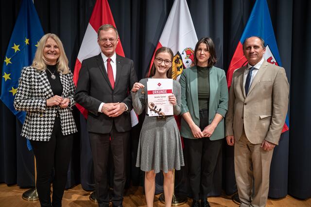 Präsidentin und Landtagsabgeordnete Gertraud Scheiblberger, Landeshauptmann Thomas Stelzer, Amelie Gerner, Obfrau OÖSTV Ida Leidl und Direktor OÖ Landesmusikschulwerk Karl Geroldinger. | Foto: Land OÖ/Peter Mayr