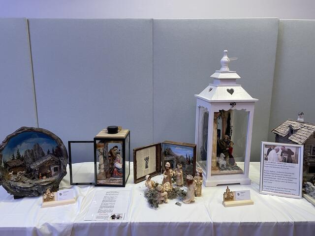 Oft werden Krippen in Laternen dargestellt.