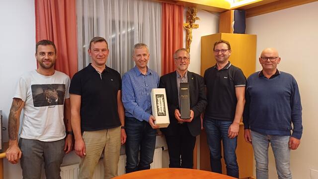 Oliver Schwarzbauer (SPÖ), Gerhard Moritz (Die Grünen), Vizebürgermeister.  Martin Stockinger, Bürgermeister Johann Hippmair, Reinhard Grurl, DI, (ÖVP), Klaus Weiß (FPÖ)(v.l.).  | Foto: Gemeinde Ungenach