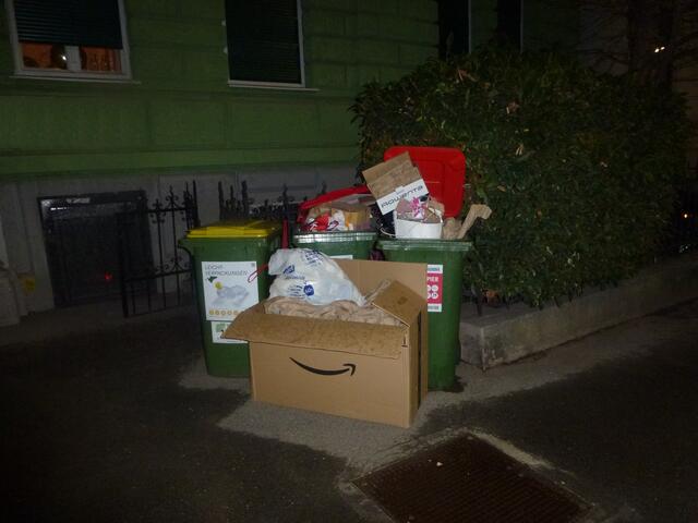 Diese Art der Altpapierentsorgung kostet bei Anwendung von "Sondertarif"  zwischen 15,48 und 75,24 Euro (inkl 20 Prozent Ust.) zusätzlich je Entleerung.