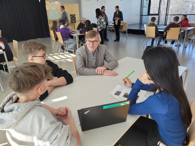 Bgm. Johann Lüftenegger mit seiner Arbeitsgruppe | Foto: Salzburger Bildungswerk